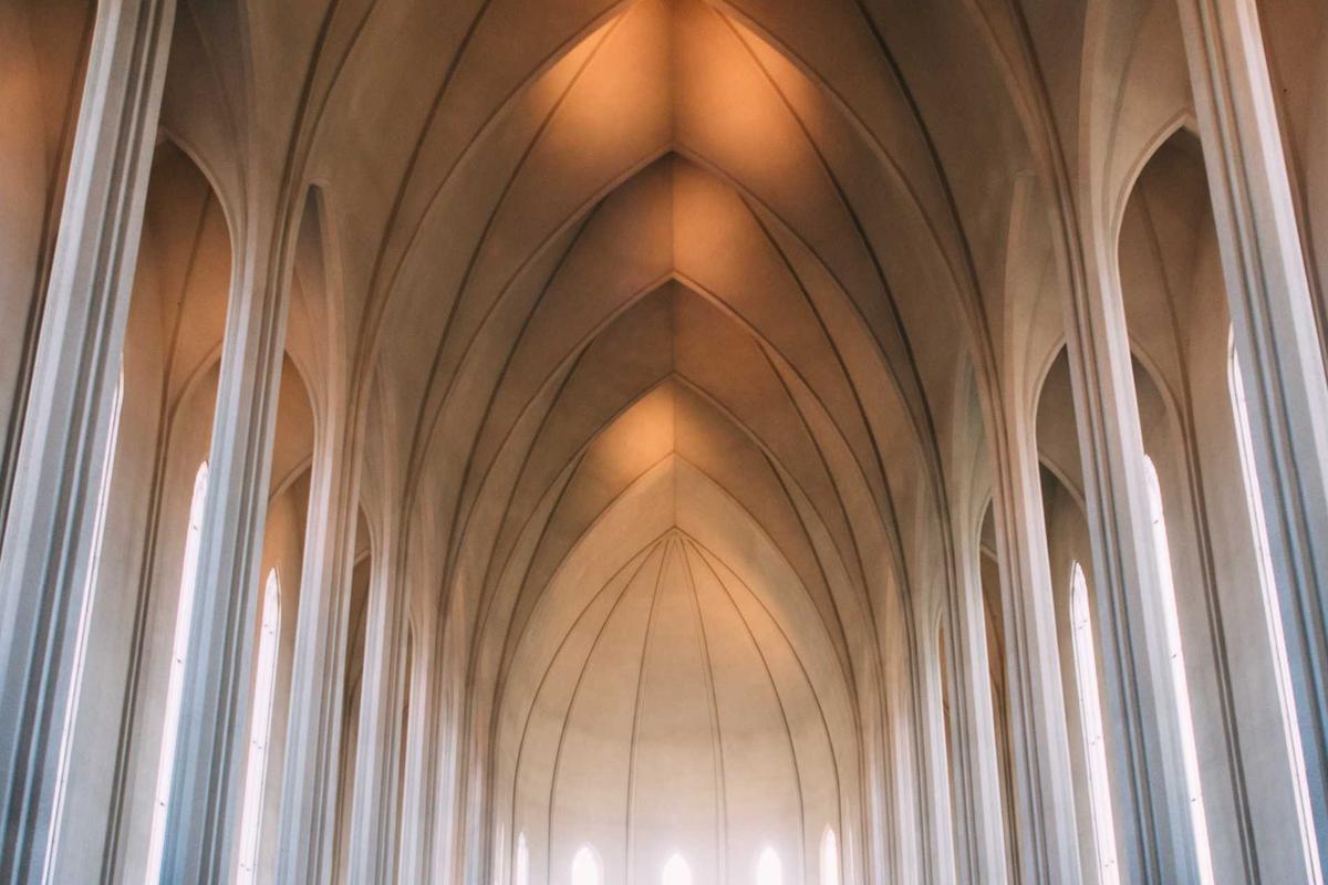 Kemenpar Ingin Gandeng BTS Promosikan Wisata Indonesia, Netizen Tak Setuju! – iNews.ID